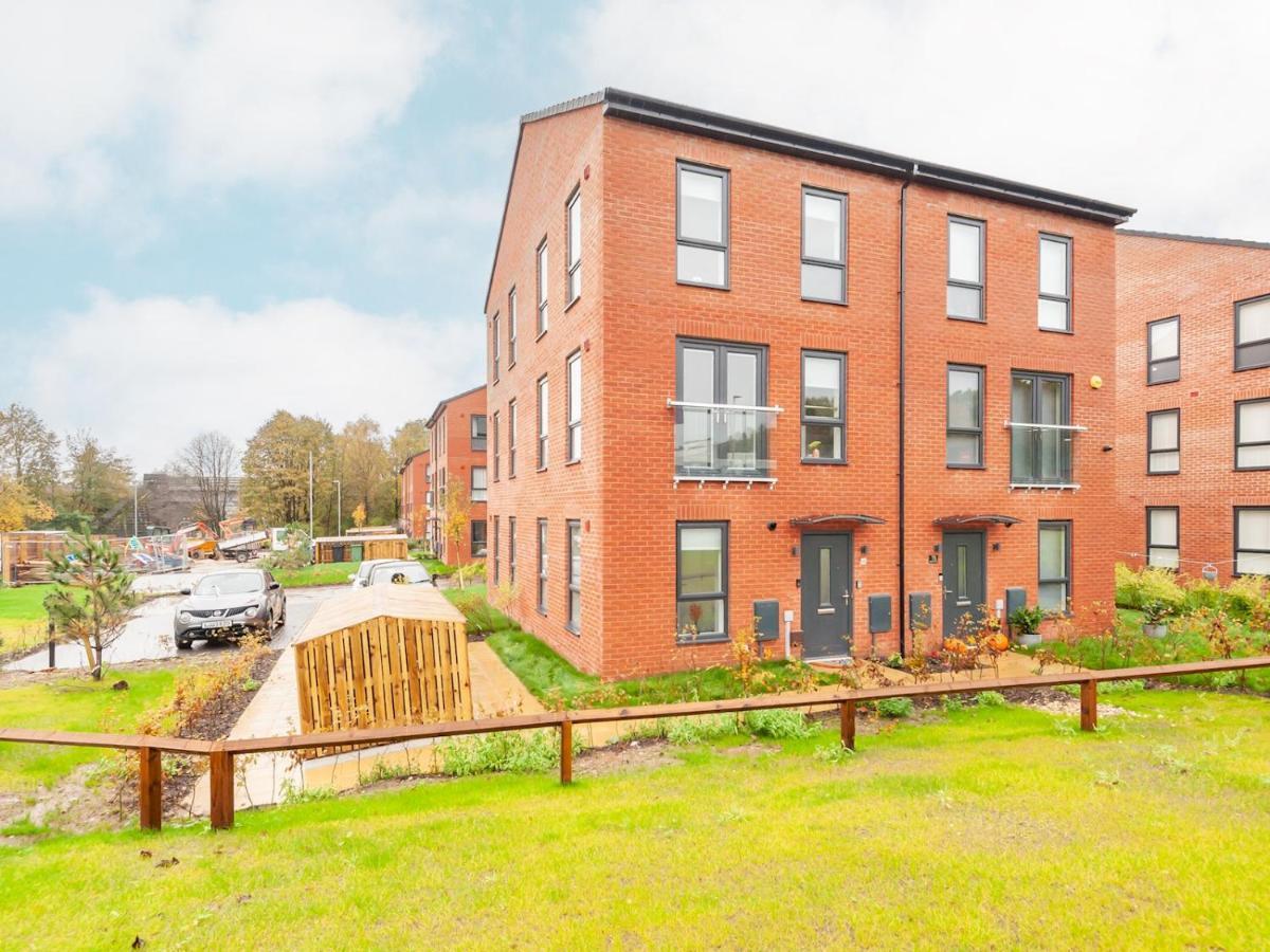 Вилла Pass The Keys Horsforth Haven - Brand New Townhouse With Balcony Лидс Экстерьер фото